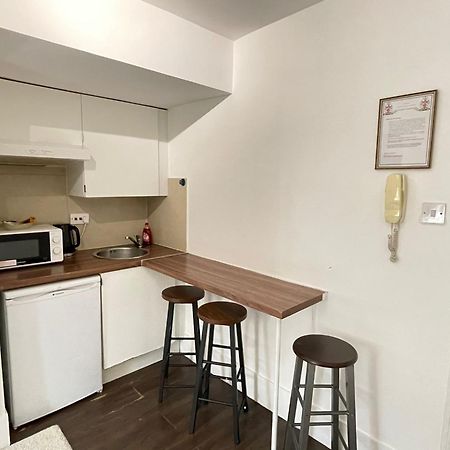 Captivating 1-Bed Apartment In London Kültér fotó